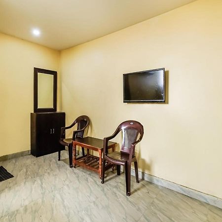 Oyo 84039 Tirumala Grand Rājahmundry Dış mekan fotoğraf
