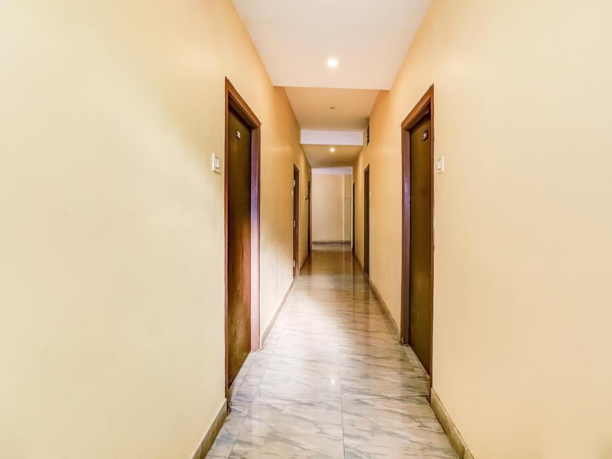 Oyo 84039 Tirumala Grand Rājahmundry Dış mekan fotoğraf